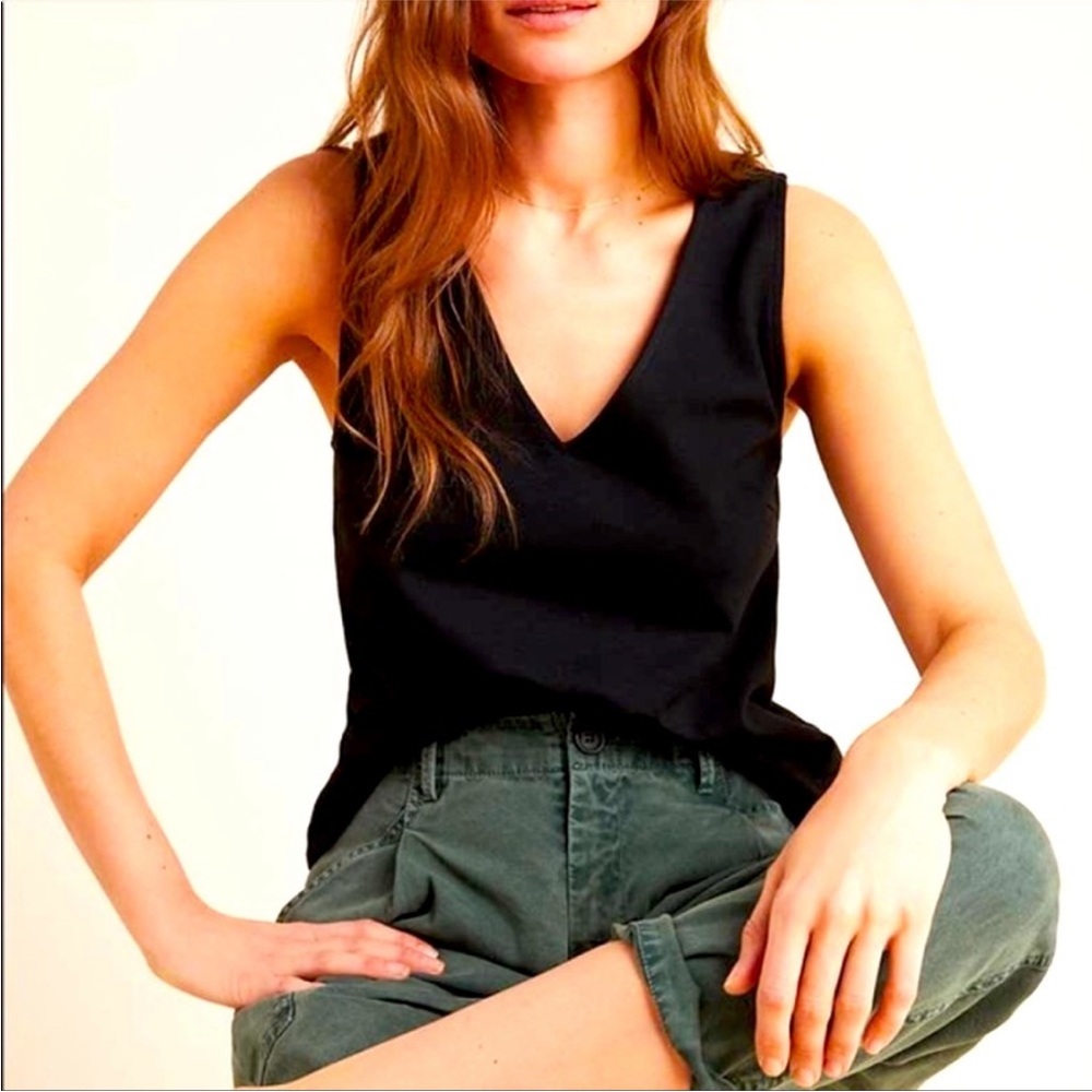 Women's Black V-Neck Sleeveless Top Anthropologie Devyn Tank Thick Strap Black